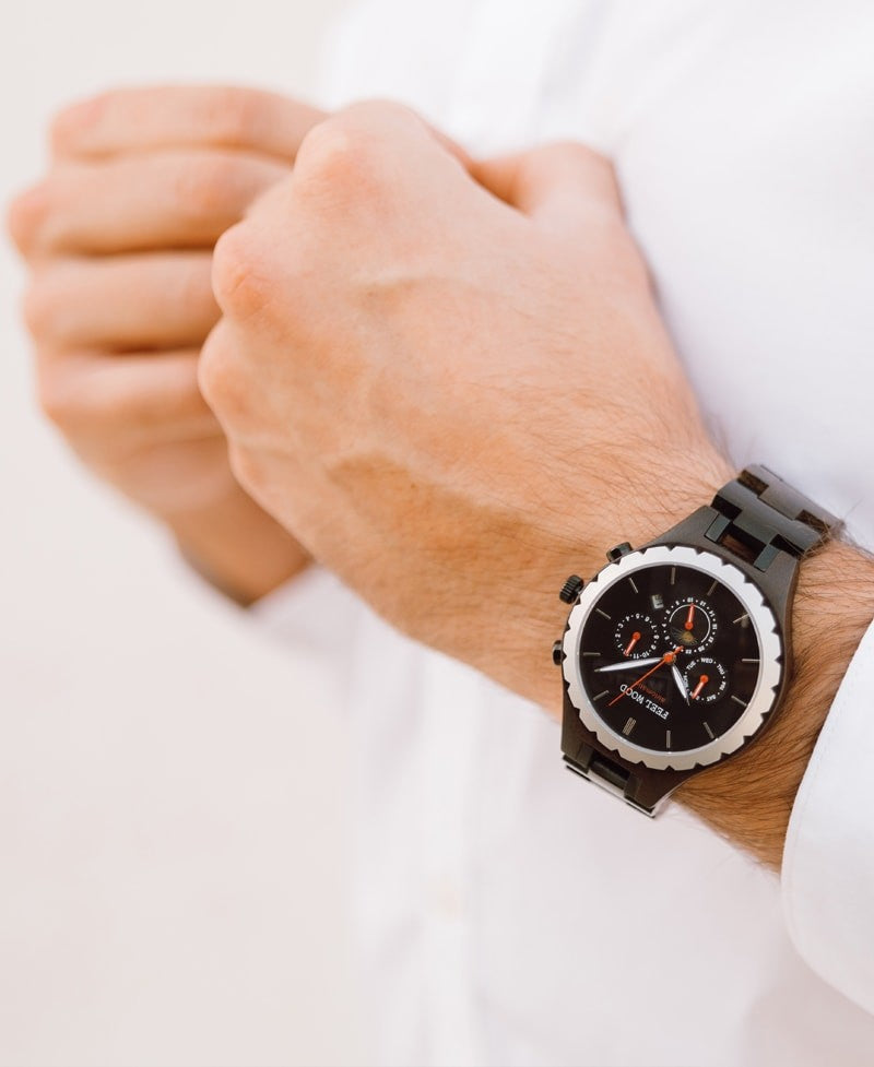 Black Infinity 42 mm self-winding wooden watch